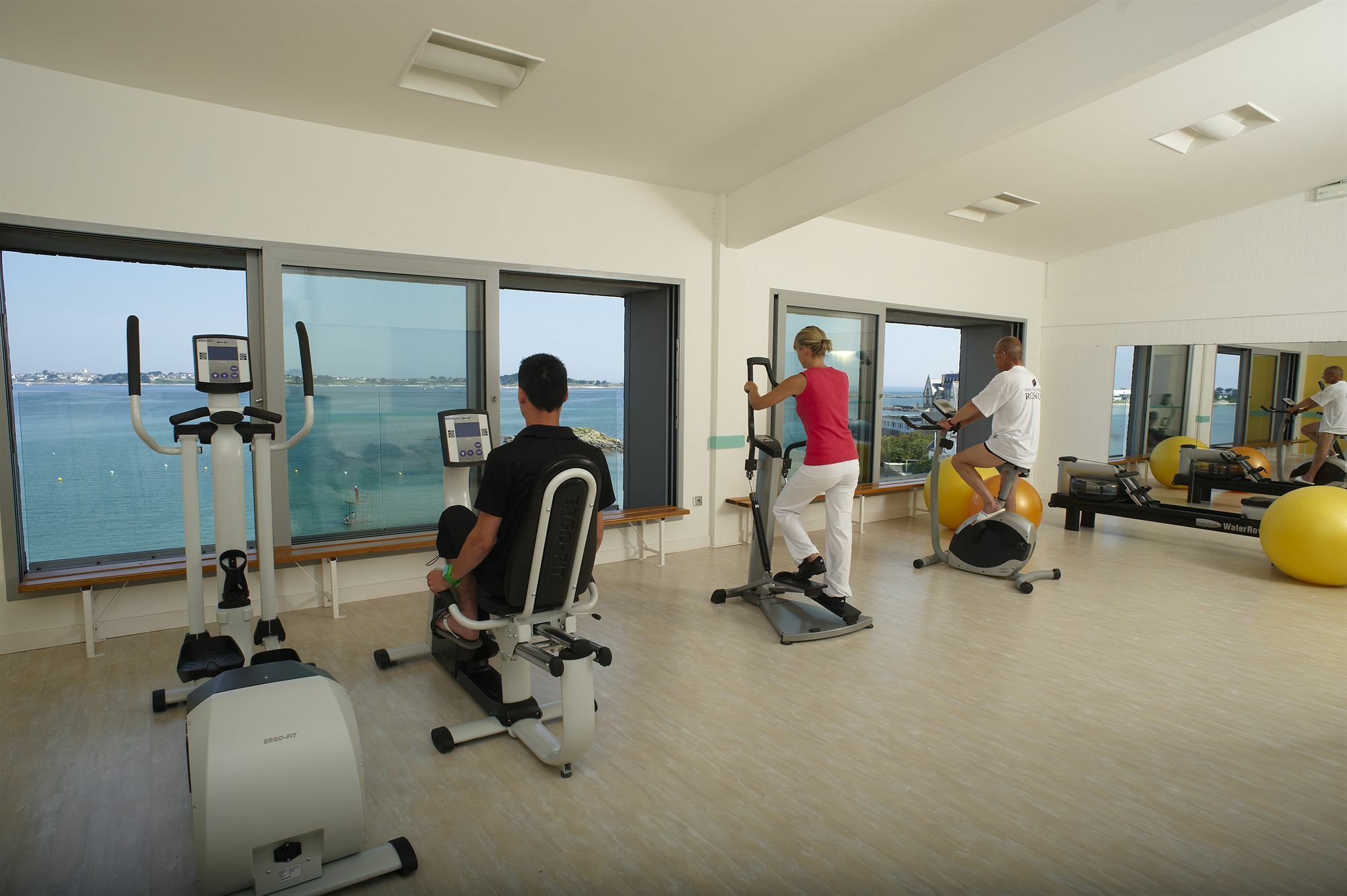 Hotel Valdys Thalasso & Spa - Beau Rivage Roscoff Exterior foto